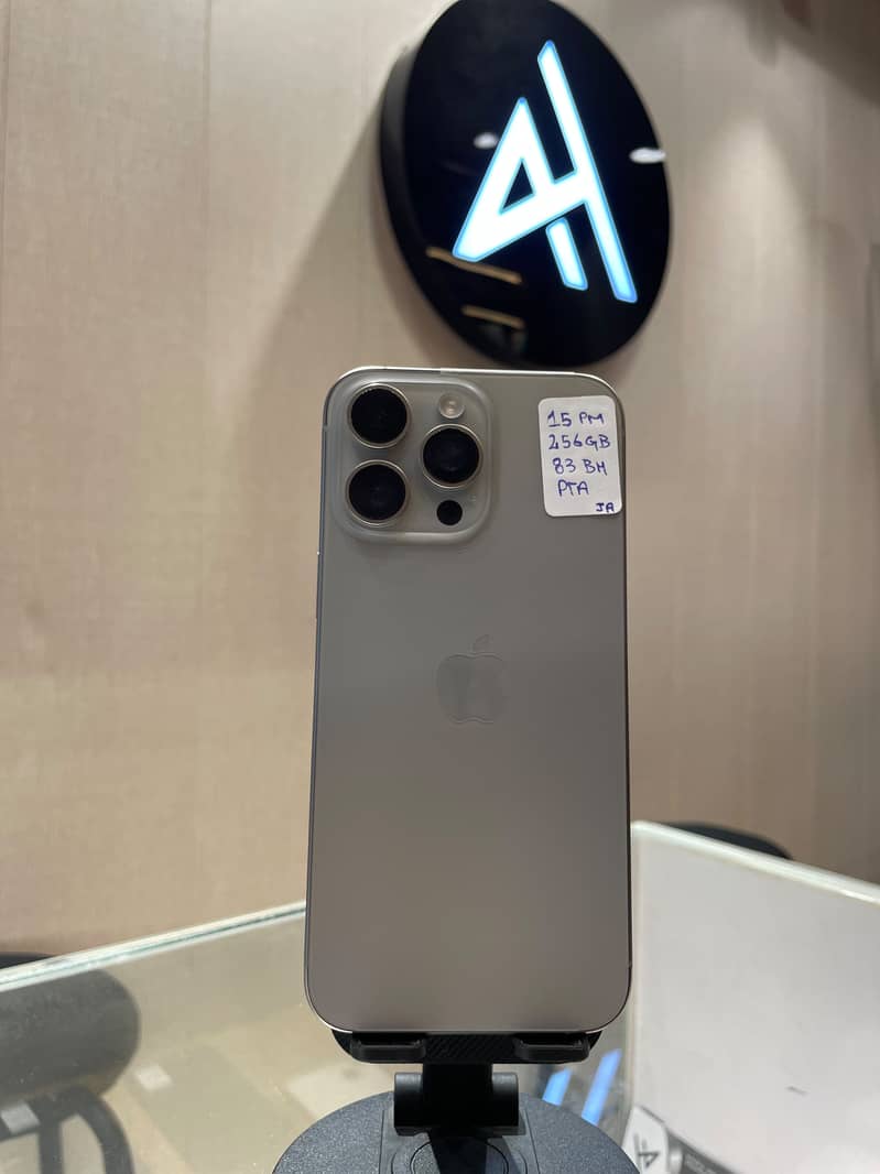 Apple iPhone 15 Pro Max 0