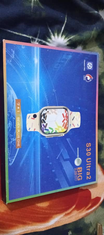 Hi watch pro watch ! with 7 streps
