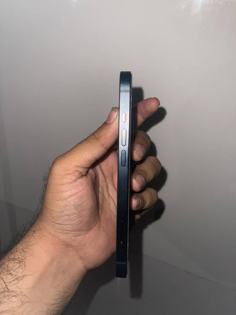 Apple iPhone 13 3