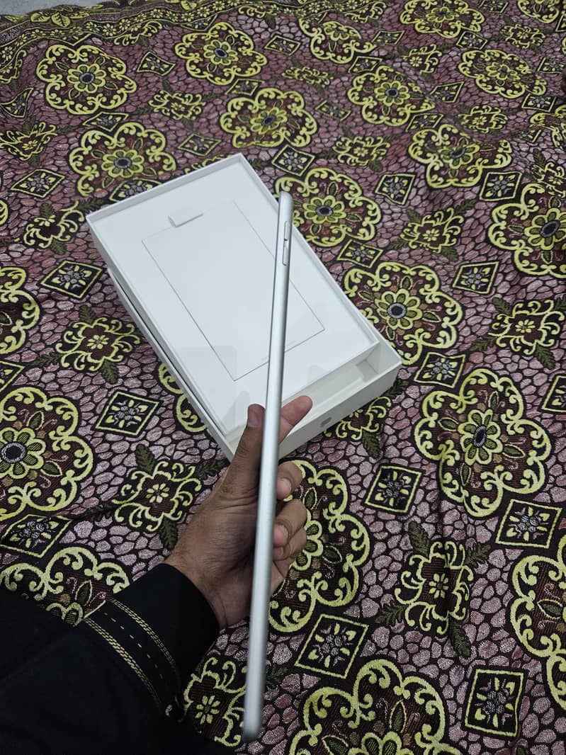 iPad (8) Generation 3