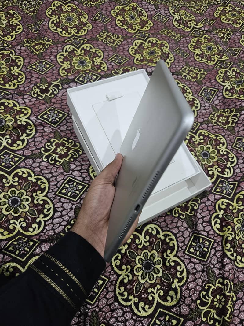 iPad (8) Generation 5
