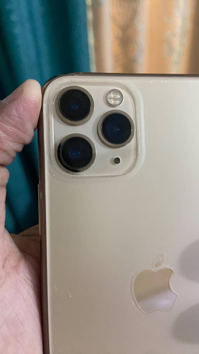 Apple iPhone 11 Pro 2