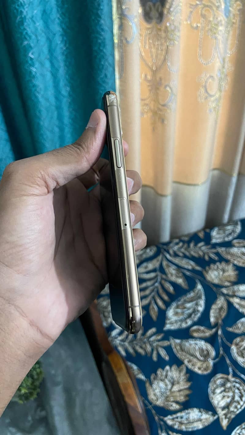 Apple iPhone 11 Pro 5