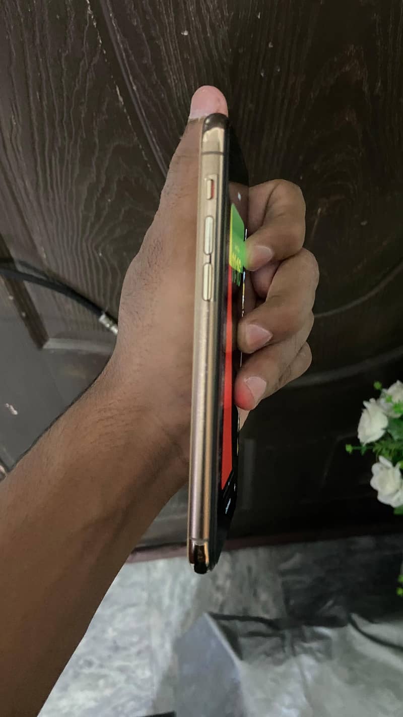 Apple iPhone 11 Pro 7
