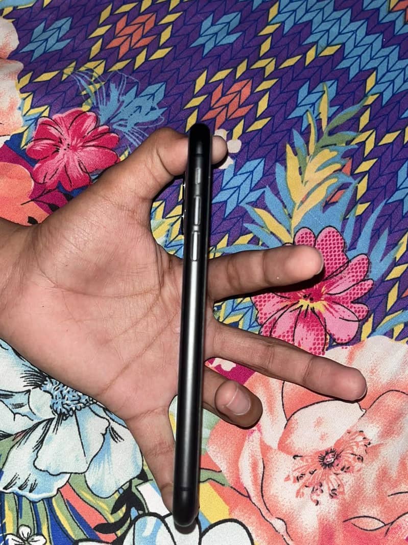 Apple iPhone 11 6