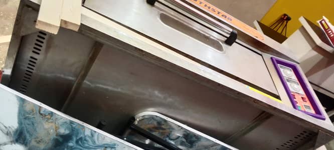 Slightly used oven for sale just like new