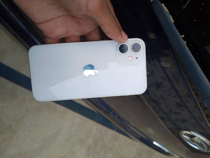 Apple iPhone 12 mini 4
