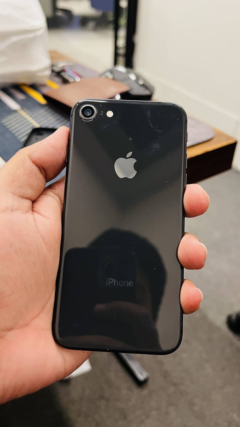 Apple iPhone 8 0