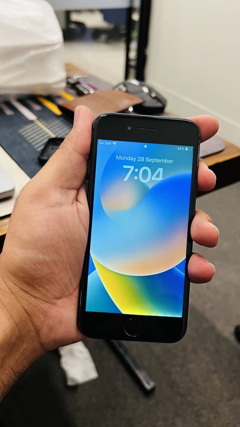 Apple iPhone 8 1