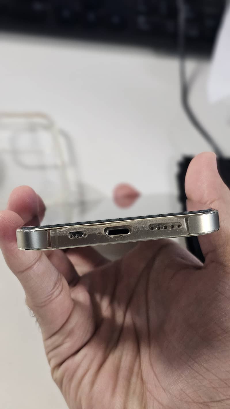 Apple iPhone 12 pro 2