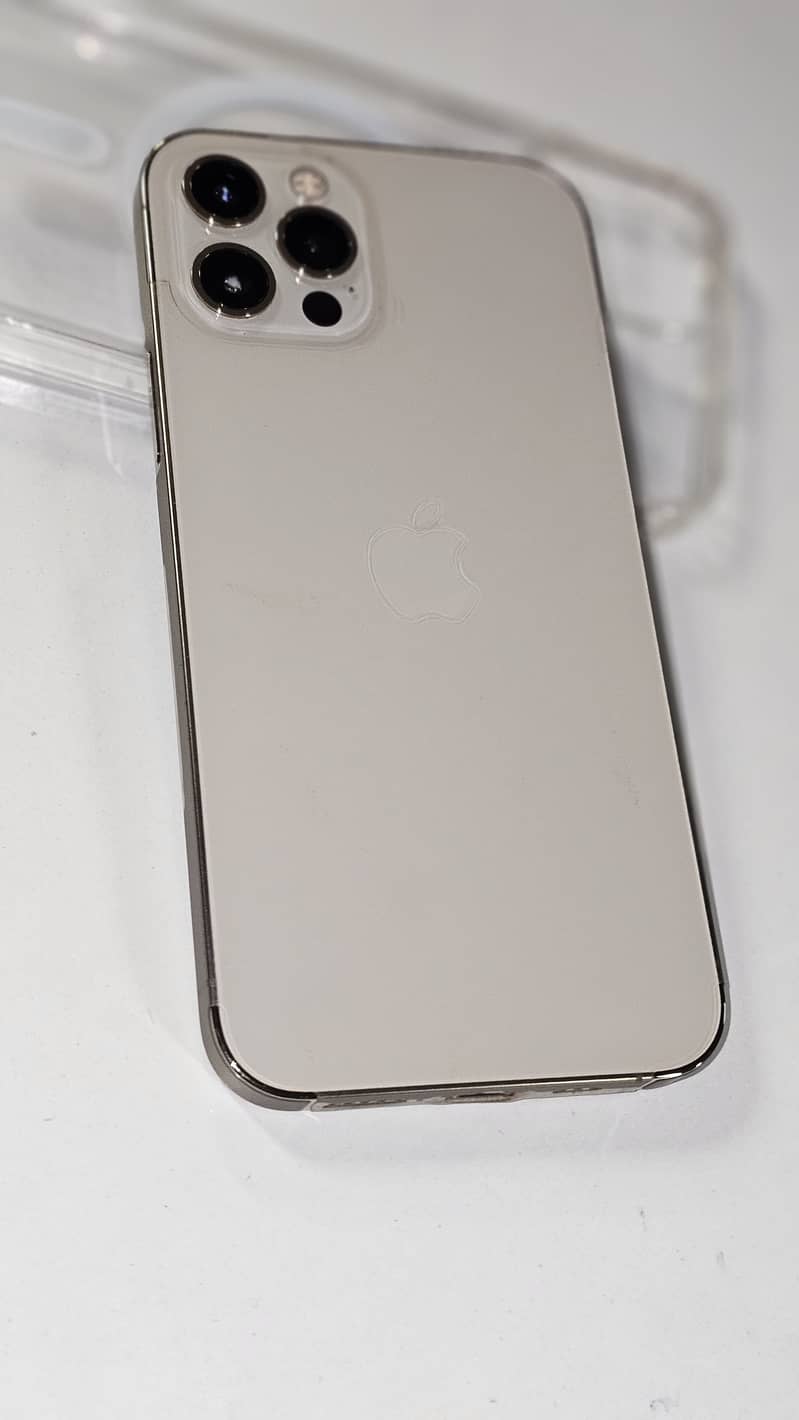 Apple iPhone 12 pro 3
