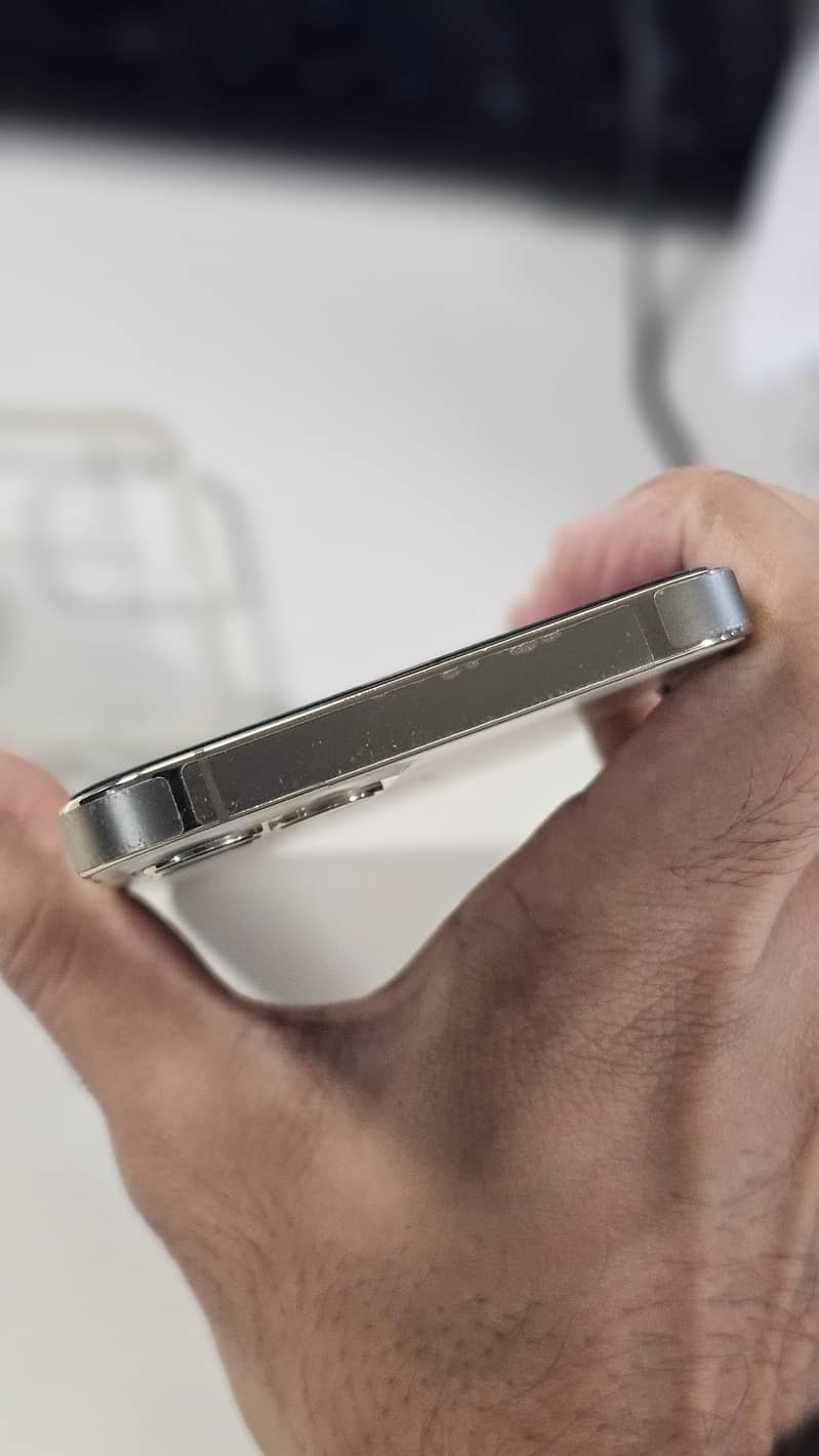 Apple iPhone 12 pro 6