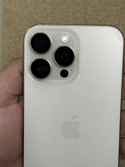 Apple iPhone 16 Pro Max 100% Battery health