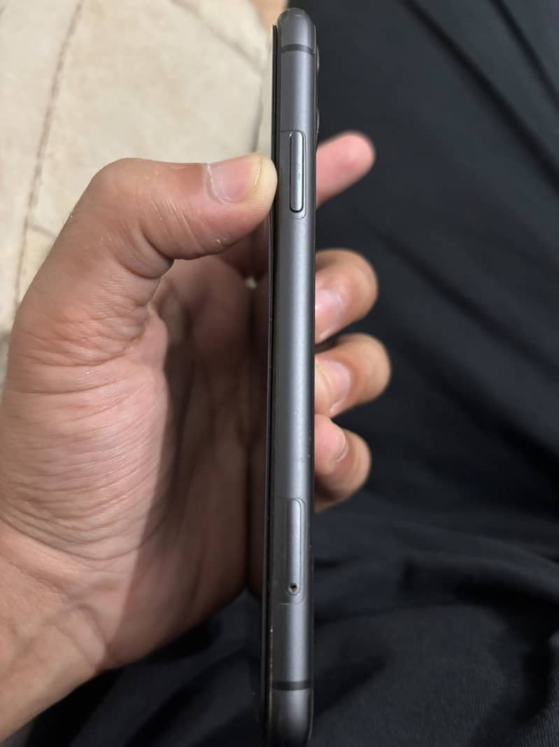 Apple iPhone 11 2