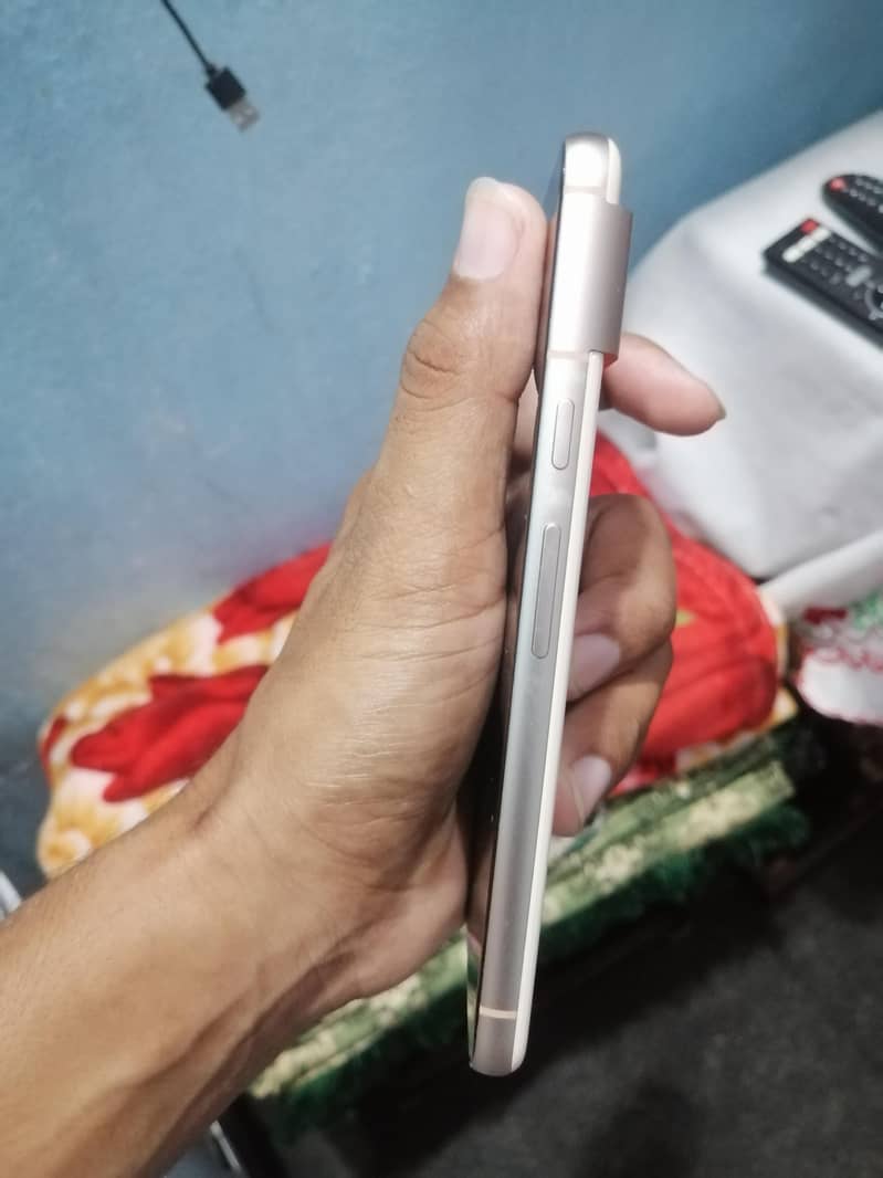 Google Pixel 8 5