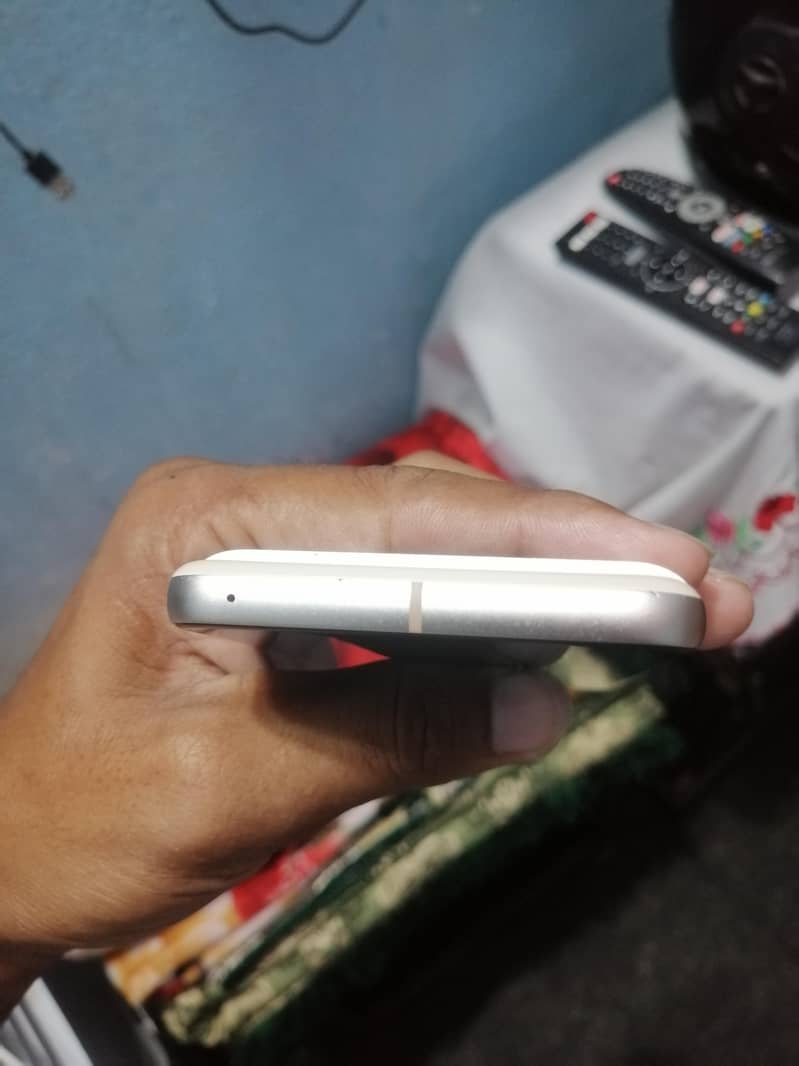 Google Pixel 8 6