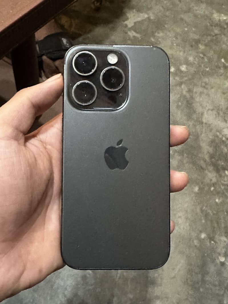 Apple iPhone 15 Pro 0