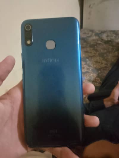 Infinix Hot 8