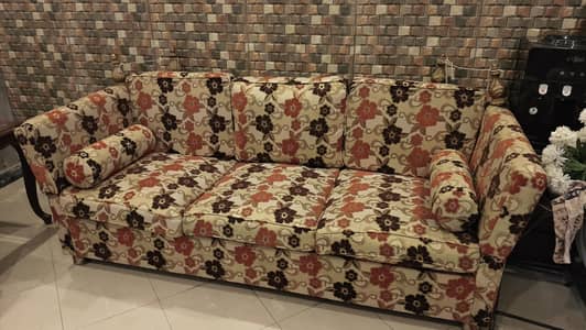 5 Seater Sofa Set in Excellent condition
