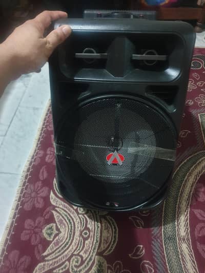 audionic speakr  mafil 808 hai 10 10 condition h
