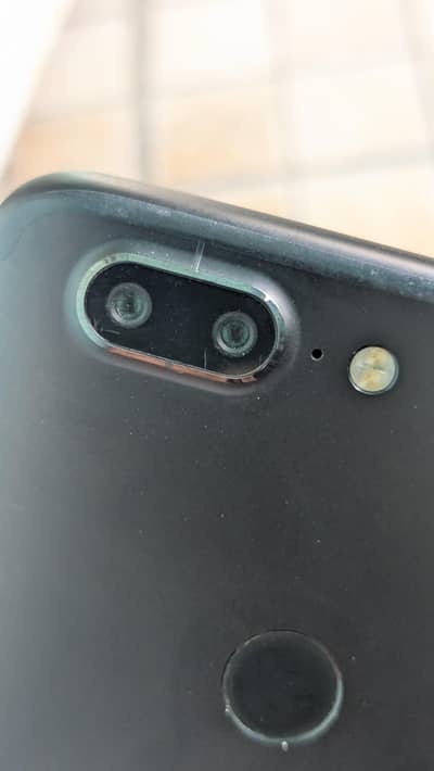 One Plus 5T 6 / 64