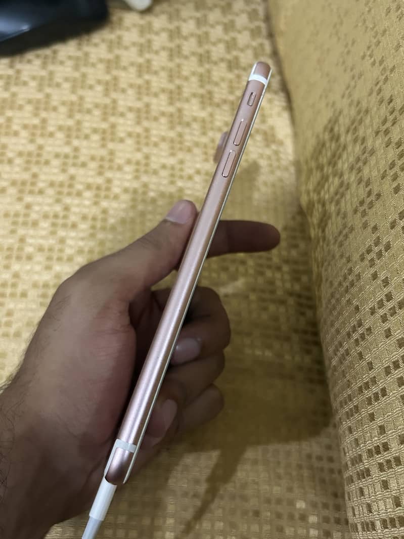 Apple iPhone 7 Plus 3