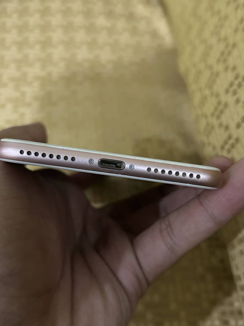 Apple iPhone 7 Plus 5