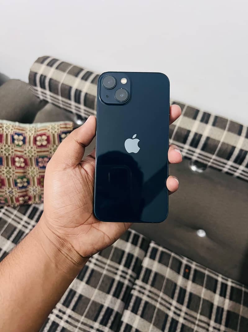 Apple iPhone 13 0