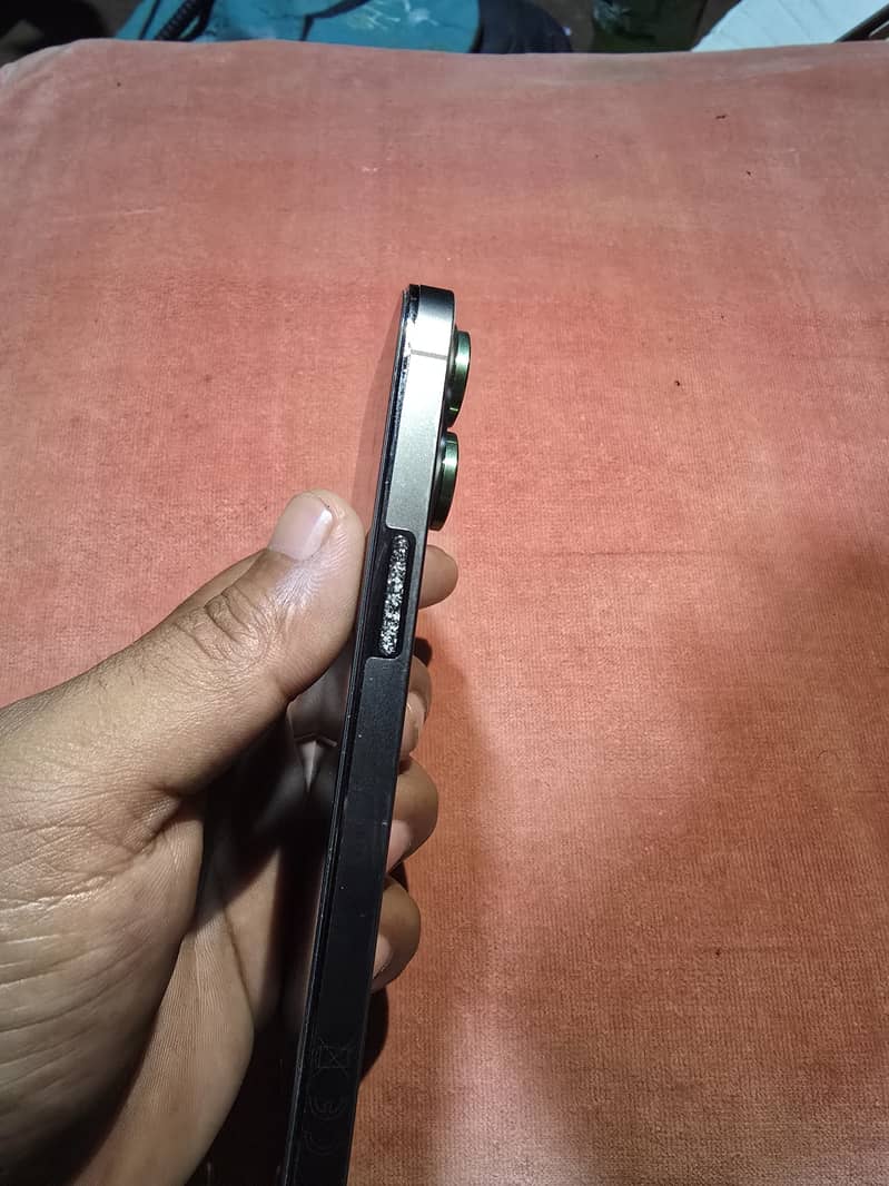 Apple iPhone 13 Pro 4