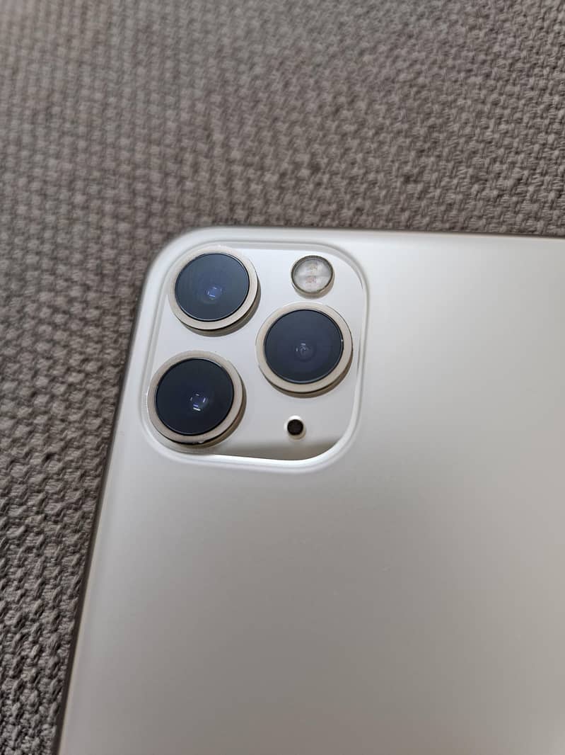 Apple iPhone 11 Pro Max 1