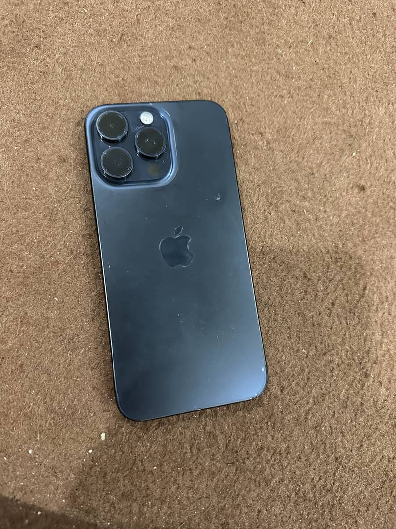 Apple iPhone 15 Pro Max 0