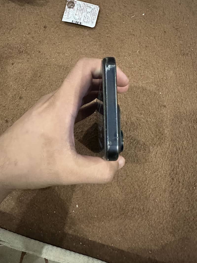 Apple iPhone 15 Pro Max 13