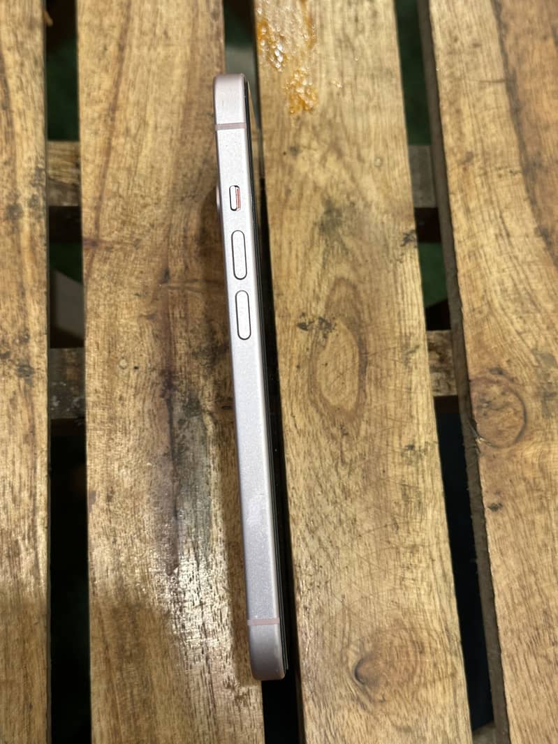 Apple iPhone 15 2