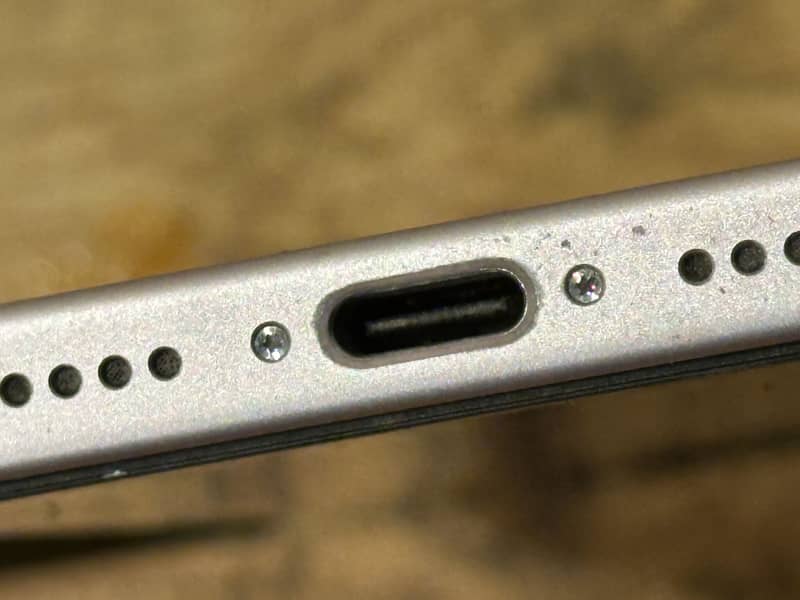 Apple iPhone 15 4