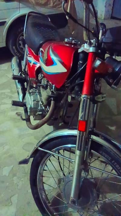 Honda 125 model 15 (03425567609 whatsapp)