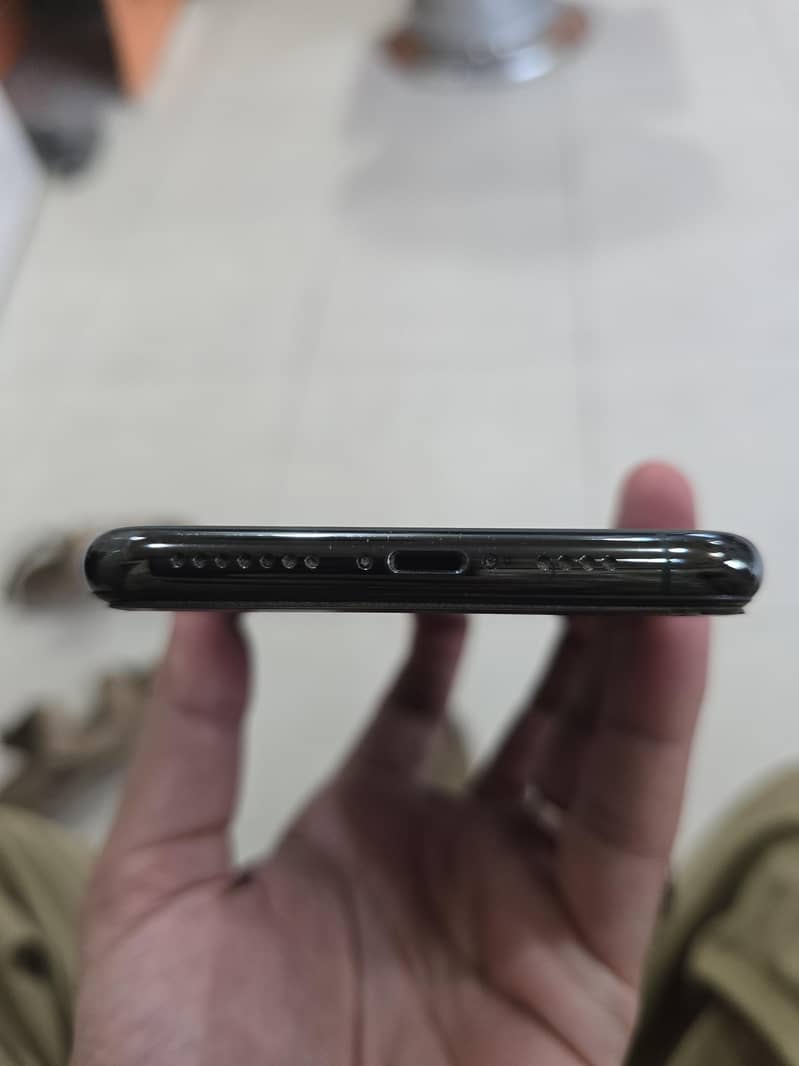 Apple iPhone 11 Pro Max 1