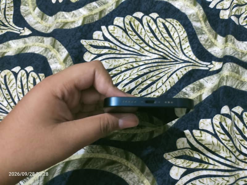 Apple iPhone 14 3