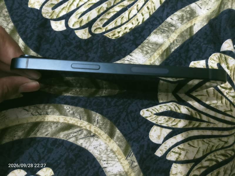 Apple iPhone 14 4