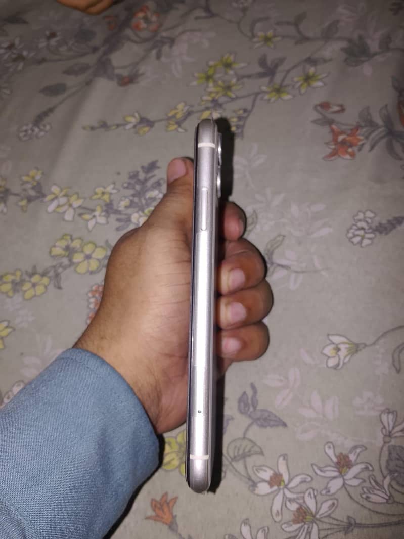 Apple iPhone 11 2