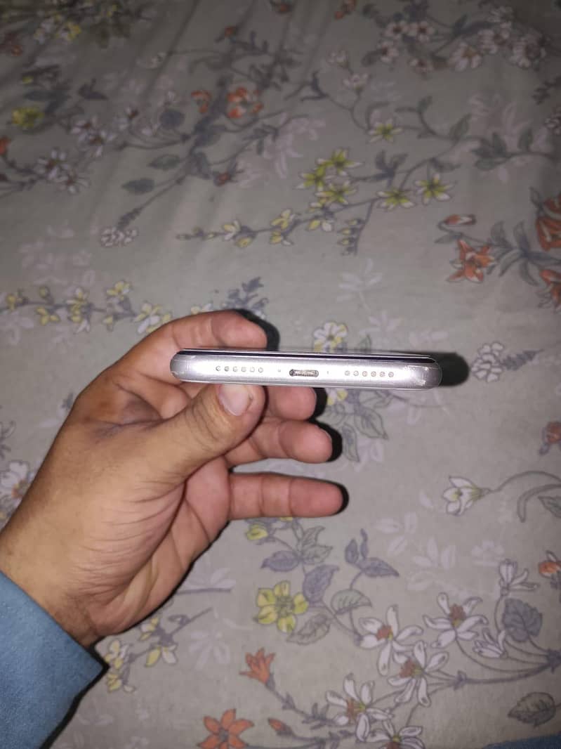 Apple iPhone 11 5