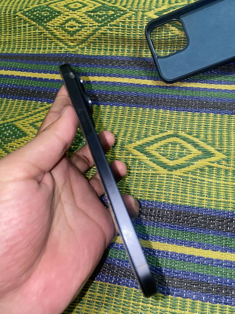 Apple iPhone 15 Pro Max 1