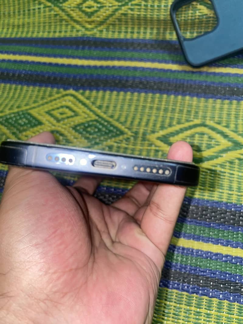 Apple iPhone 15 Pro Max 3