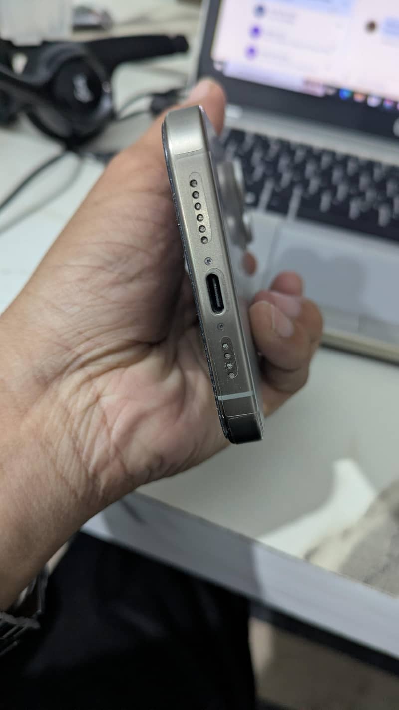 Apple iPhone 15 Pro Max JV 2