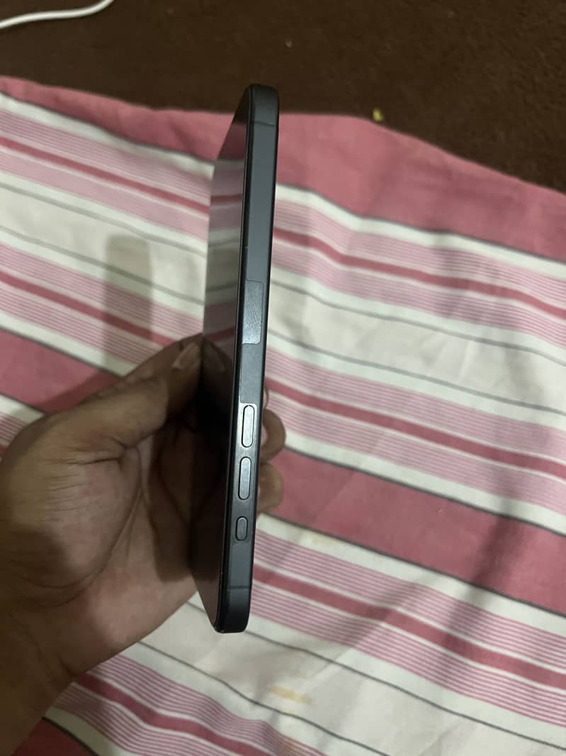Apple iPhone 15 Pro Max 2