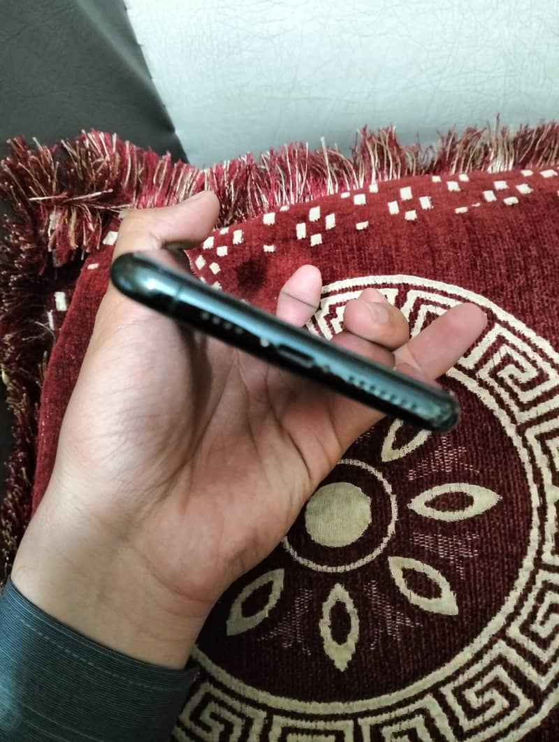 Apple iPhone 11 Pro Max 3