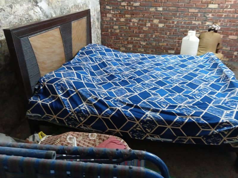 Double bed with Master Matress without spring 3