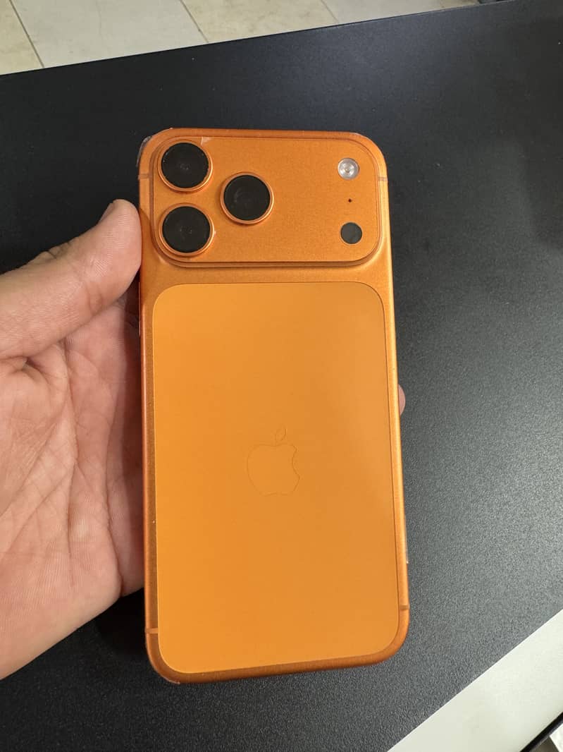 Apple iPhone 17 Pro Max 0