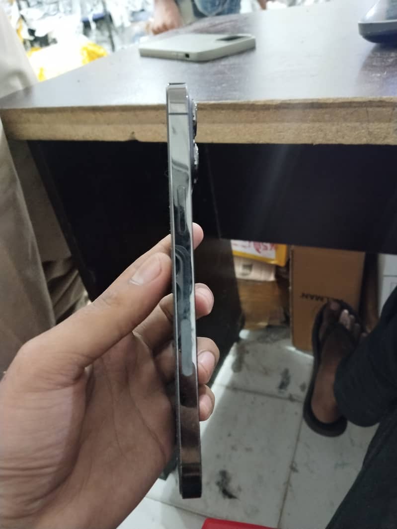 Apple iPhone 13 Pro Max 7