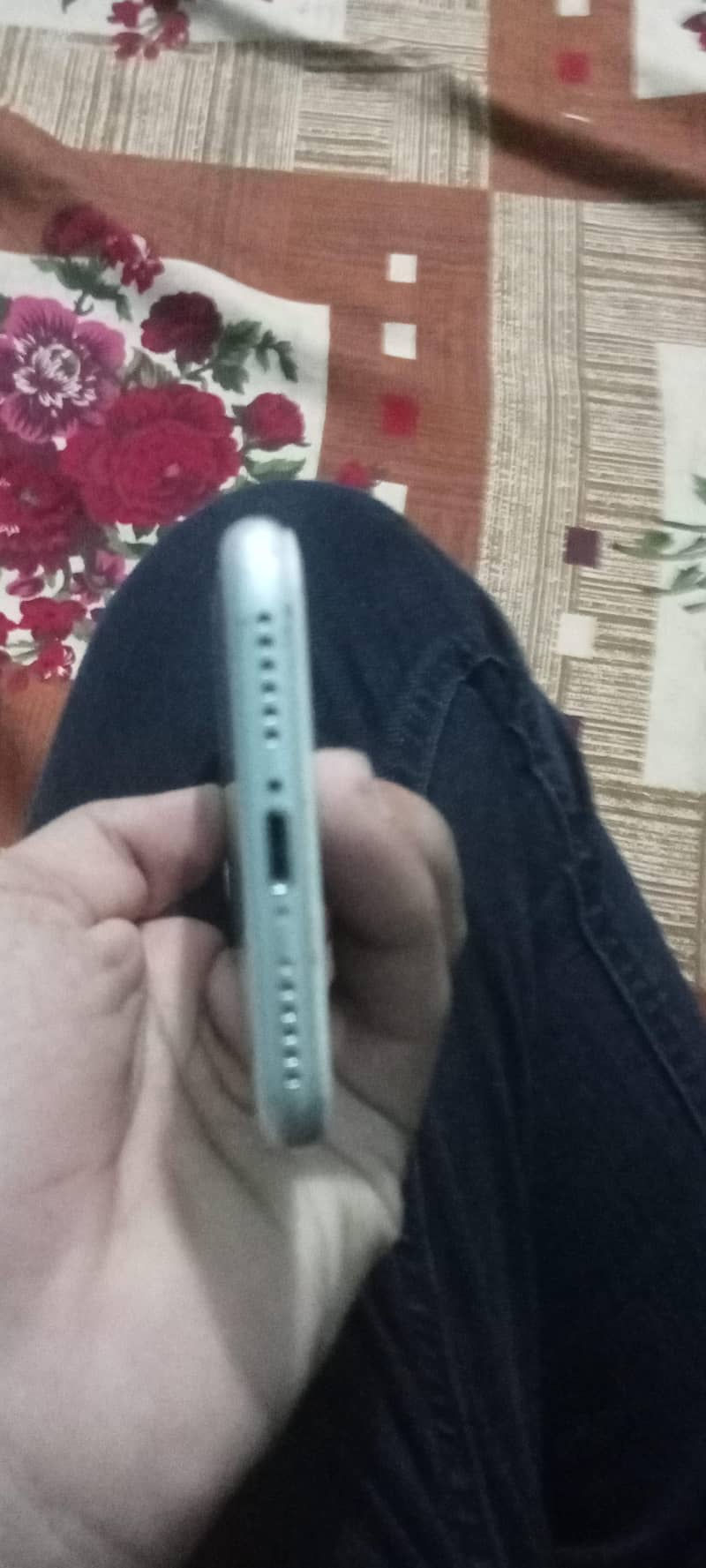 Apple iPhone 8 3