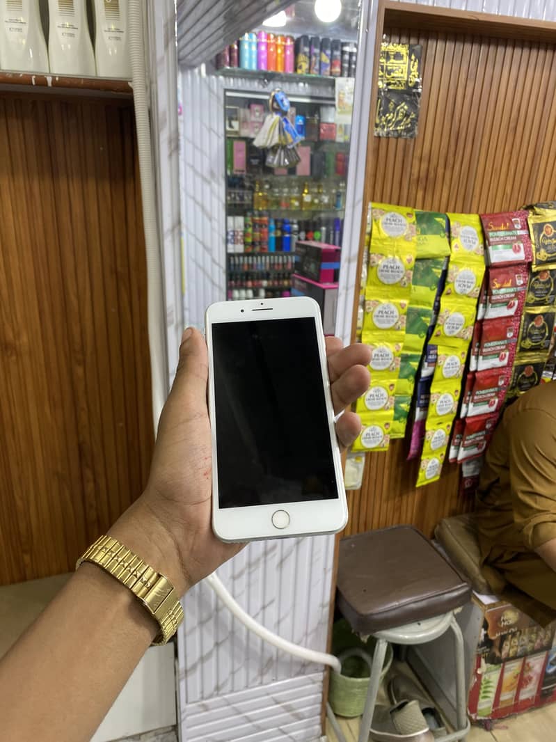 Apple iPhone 7 Plus 0